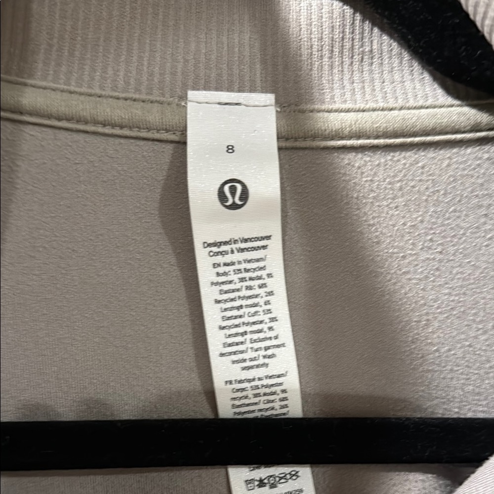 lululemon athletica Light Gray/Cream Half-Zip Cropped Sweatshirt - Picture 3 of 6